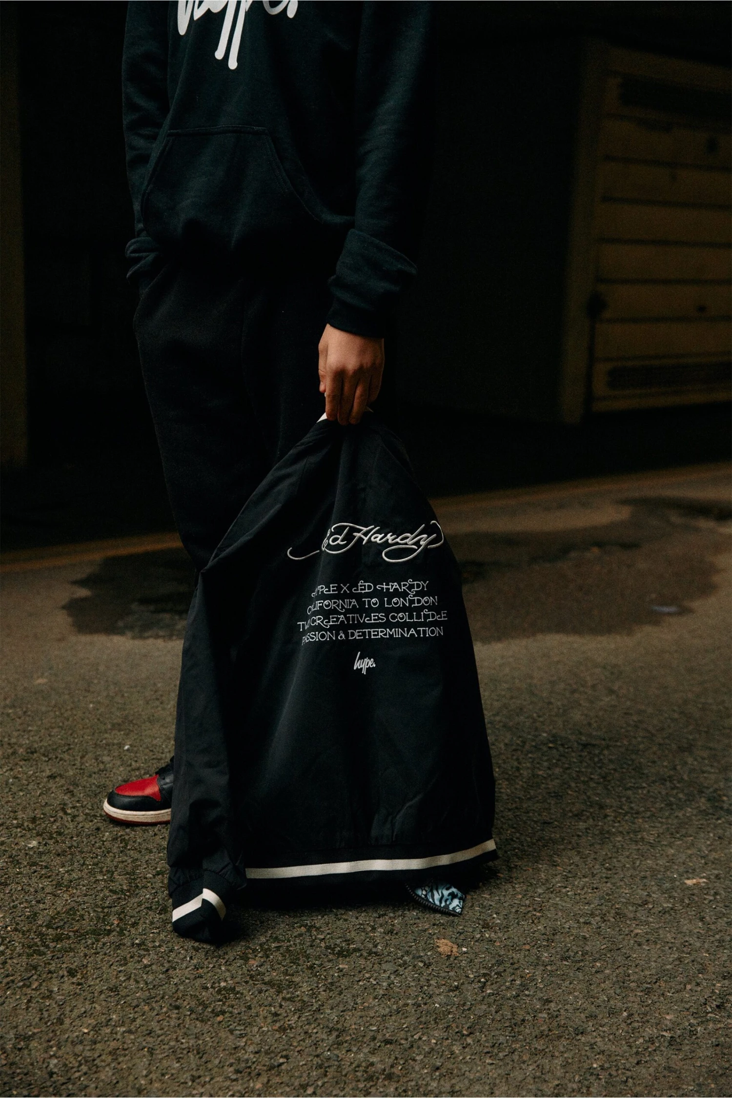 HYPE X ED HARDY BOYS BLACK REVERSIBLE ALLOVER TIGER SOUVENIR JACKET 14 HYPE X ED HARDY BOYS BLACK REVERSIBLE ALLOVER TIGER SOUVENIR JACKET - Image 12