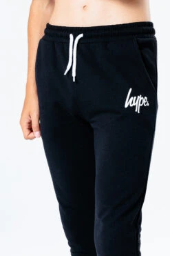 HYPE BLACK SCRIPT KIDS TRACKSUIT -Hype HYPHOODSET002 7