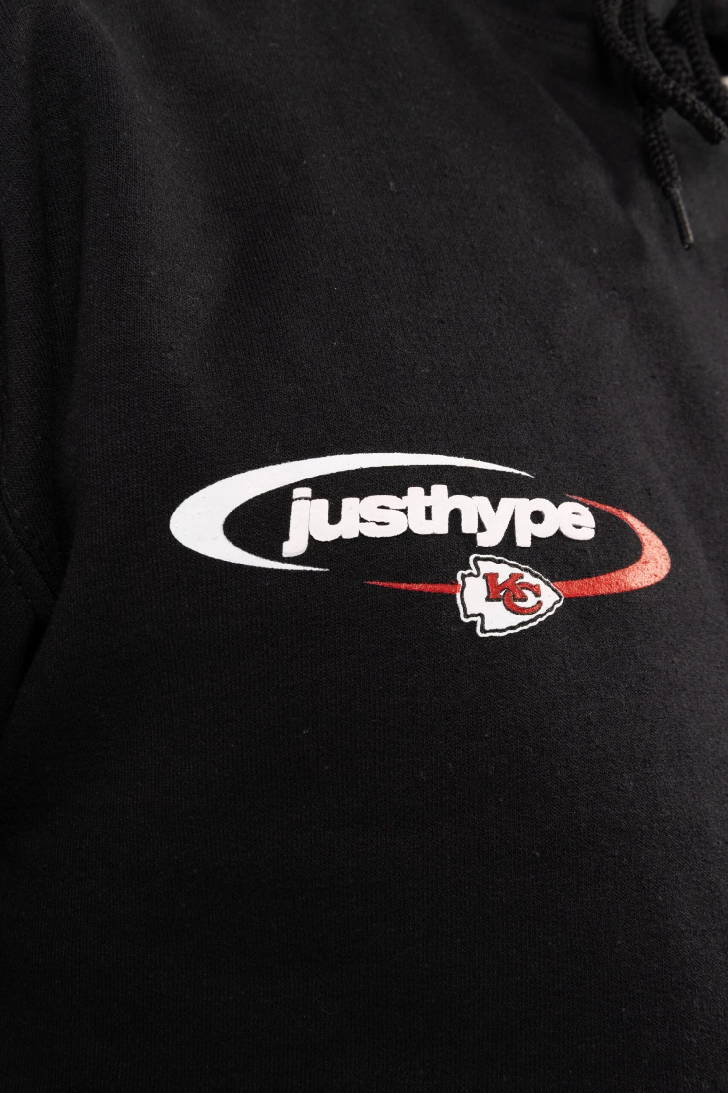 NFL X HYPE ADULTS BLACK KANSAS CITY CHIEFS HOODIE 13 NFL X HYPE ADULTS BLACK KANSAS CITY CHIEFS HOODIE - Image 11