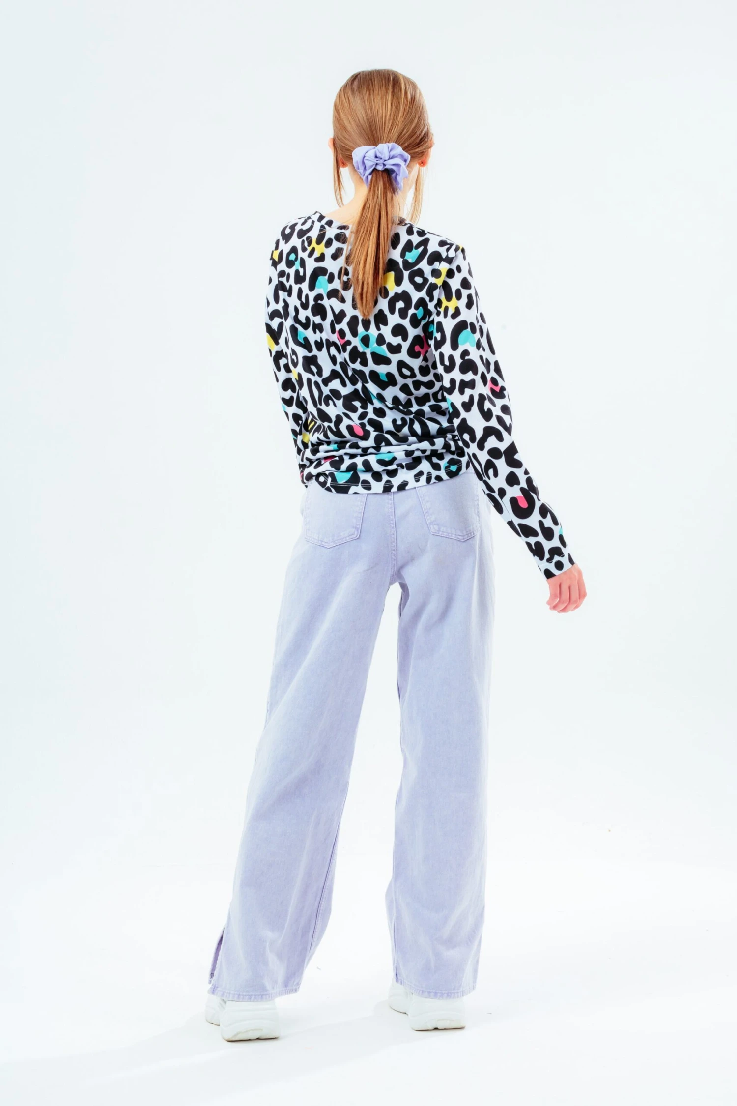 HYPE GIRLS MULTI LEOPARD SCRIPT LONG DISHED HEM T-SHIRT 5 HYPE GIRLS MULTI LEOPARD SCRIPT LONG DISHED HEM T-SHIRT - Image 3