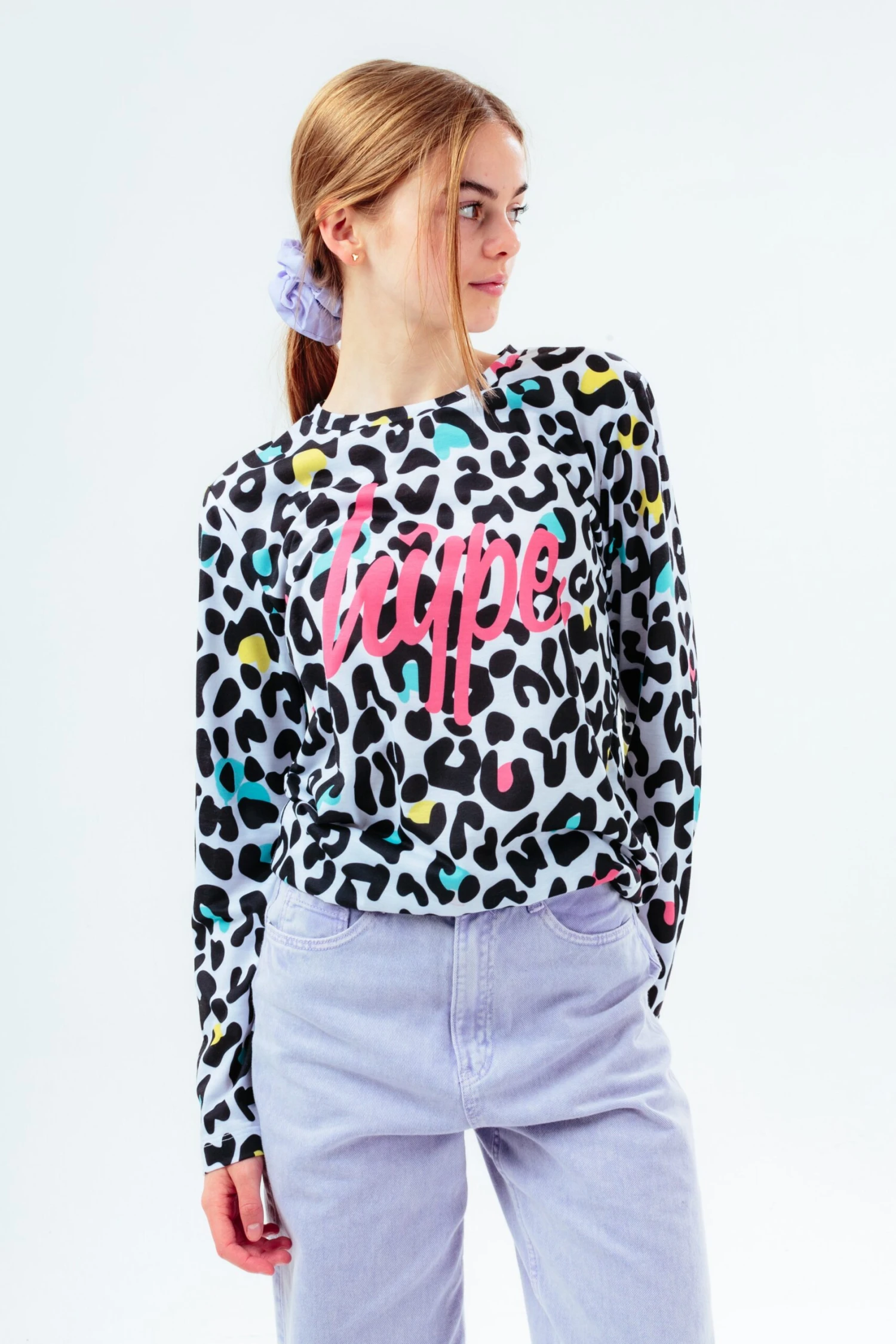 HYPE GIRLS MULTI LEOPARD SCRIPT LONG DISHED HEM T-SHIRT 3 HYPE GIRLS MULTI LEOPARD SCRIPT LONG DISHED HEM T-SHIRT