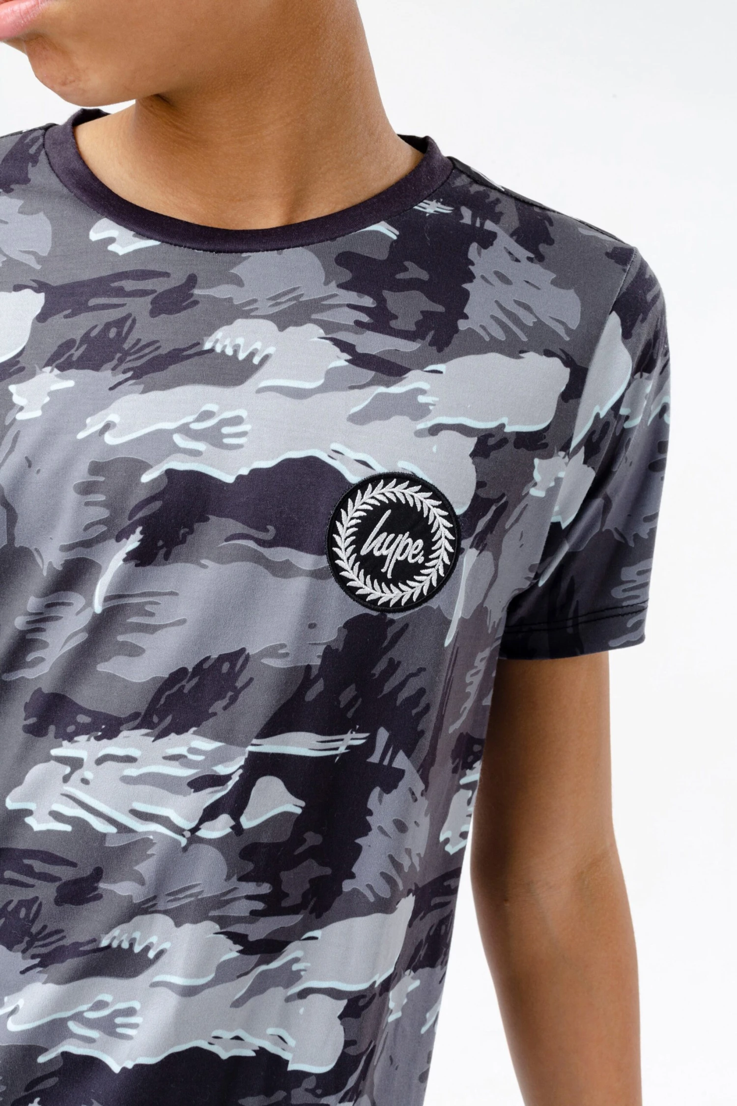 HYPE BOYS GREY GLOOM CAMO CREST T-SHIRT 6 HYPE BOYS GREY GLOOM CAMO CREST T-SHIRT - Image 4