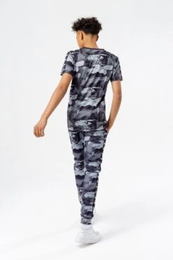 HYPE BOYS GREY GLOOM CAMO CREST T-SHIRT 13 HYPE BOYS GREY GLOOM CAMO CREST T-SHIRT -Hype ZVLR 036FULLBACK