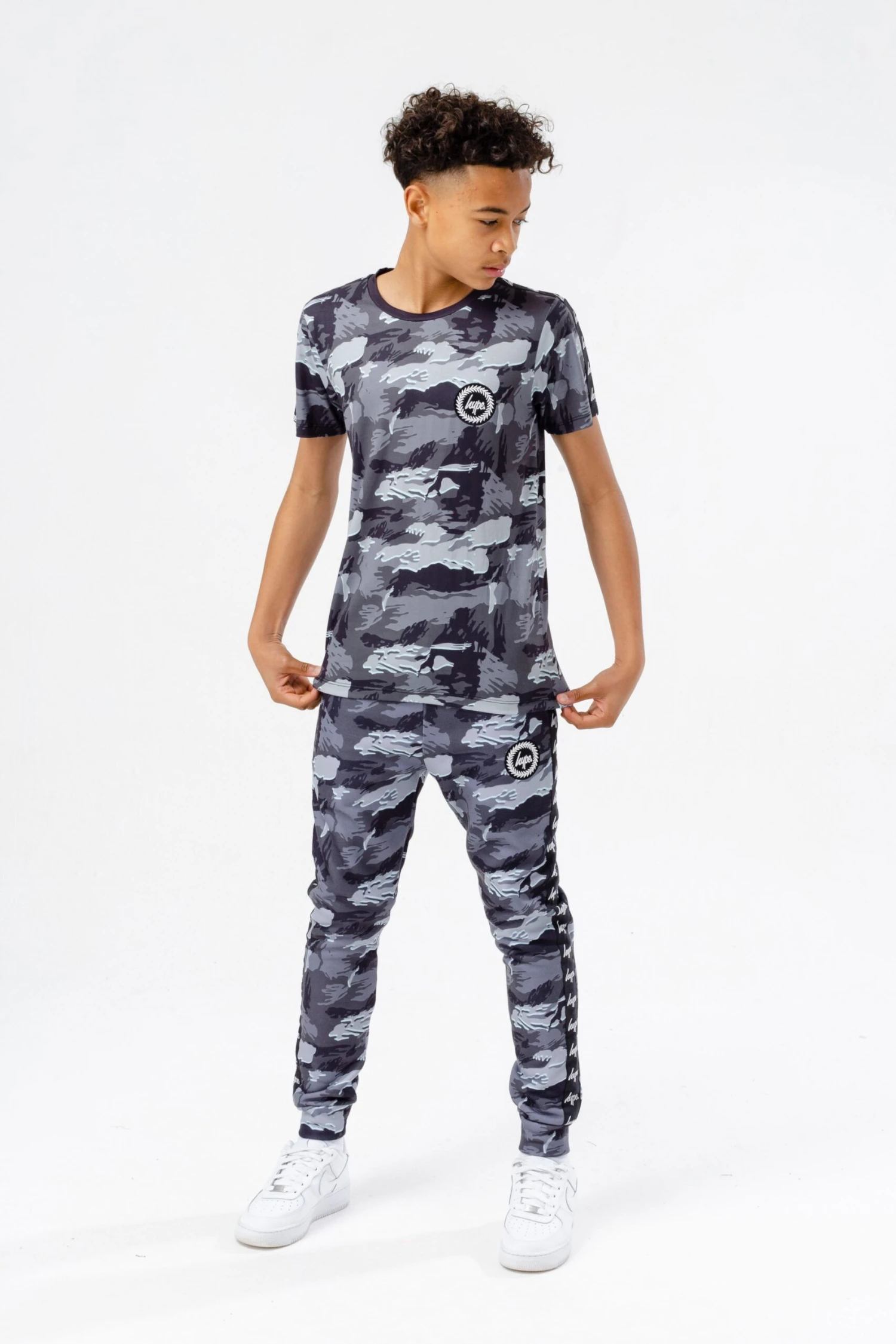 HYPE BOYS GREY GLOOM CAMO CREST T-SHIRT 4 HYPE BOYS GREY GLOOM CAMO CREST T-SHIRT - Image 2