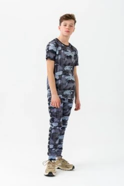 HYPE BOYS GREY GLOOM CAMO CREST T-SHIRT 16 HYPE BOYS GREY GLOOM CAMO CREST T-SHIRT -Hype ZVLR 036 FRONT