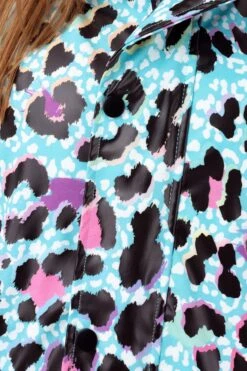 HYPE GIRLS BLUE ICE LEOPARD SCRIPT RAINCOAT -Hype ZVLR 310DETAIL3
