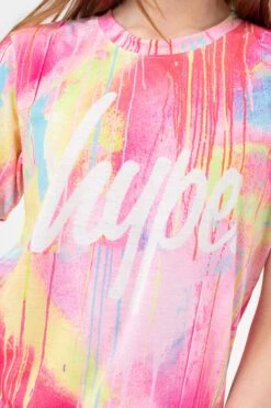 HYPE GIRLS PINK SPRAY DRIPS SCRIPT TEE AND SHORTS SET -Hype ZVLR 319 DETAIL