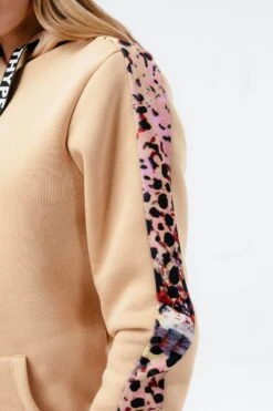 HYPE WOMENS HAZELNUT ANIMAL PRINT LABEL HOODIE 14 HYPE WOMENS HAZELNUT ANIMAL PRINT LABEL HOODIE -Hype ZVLR 559 DETAIL